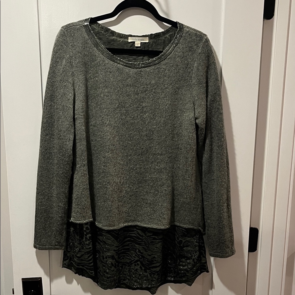 Elegant Gray Long Sleeve Sweater with Lace Detail